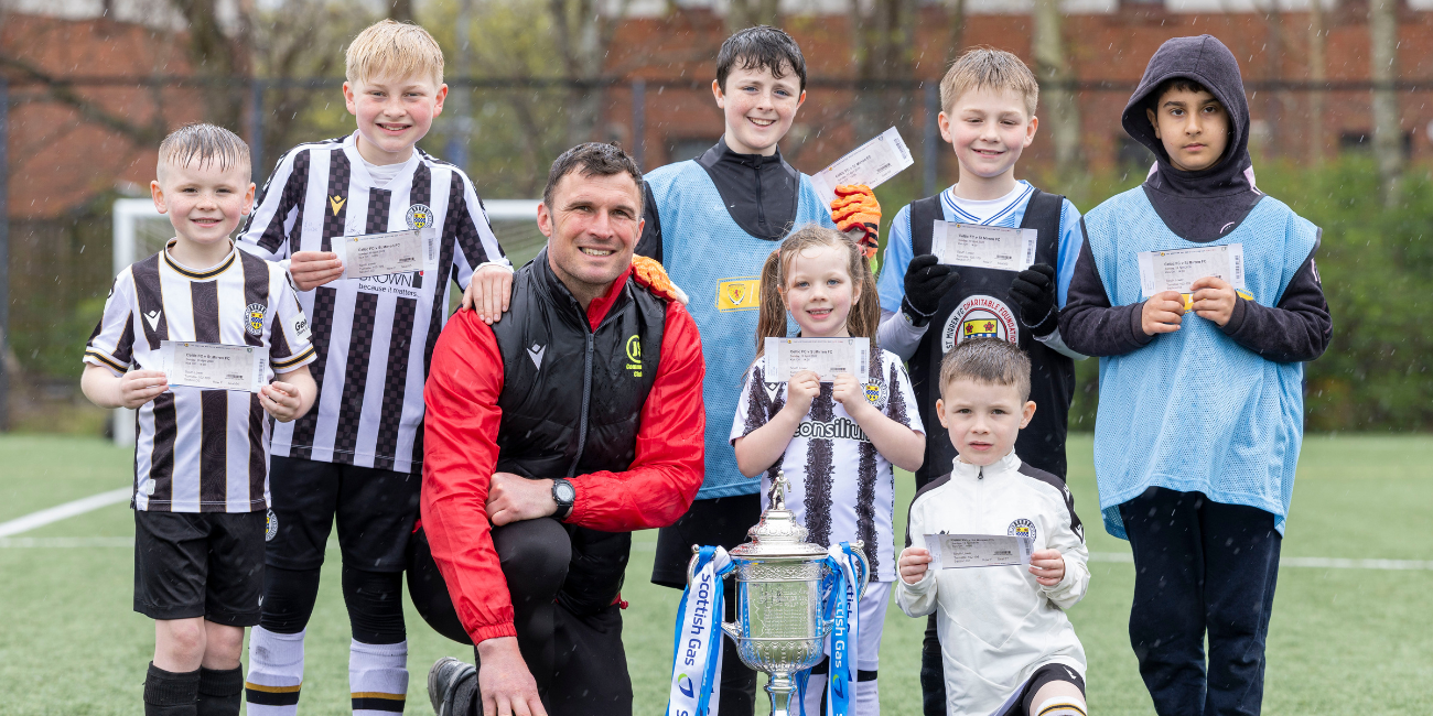 John Sutton visits St Mirren FC Charitable Foundation Fit and Fed Camp