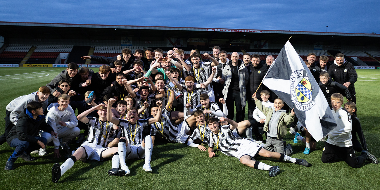 St Mirren u19s celebrate winning CAS Elite U19s League Cup
