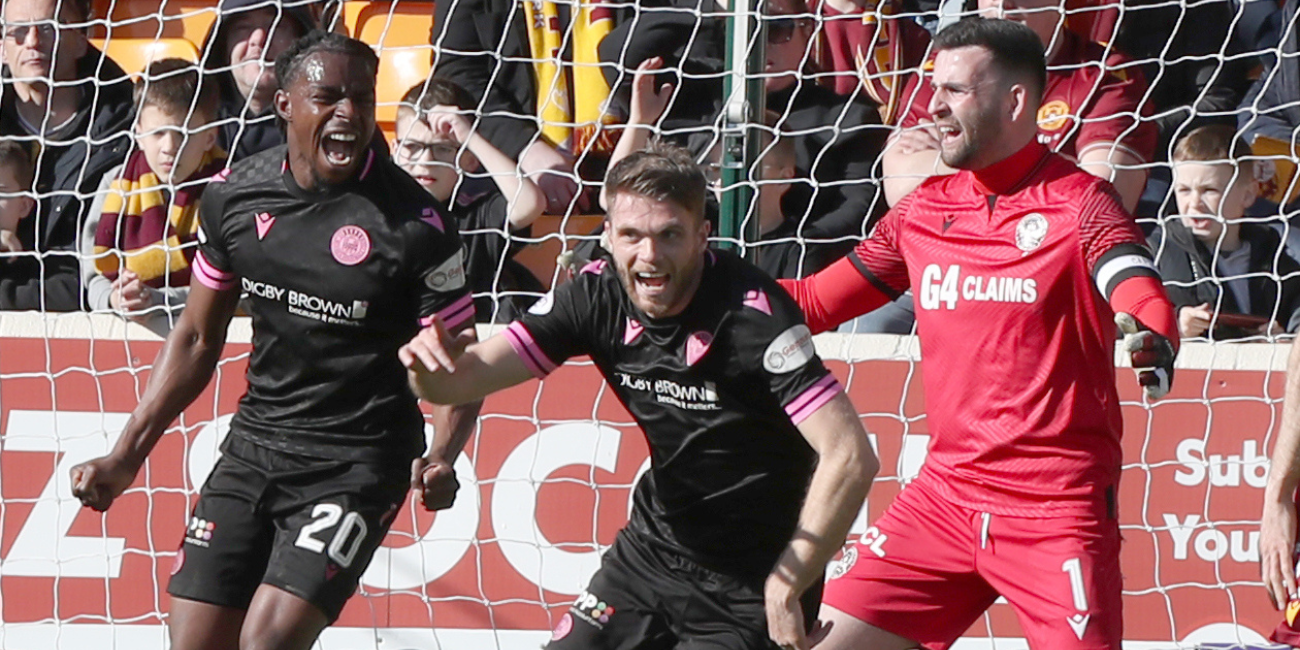 Marcus Fraser celebrates after goal against Motherwell (Image: David Henderson)
