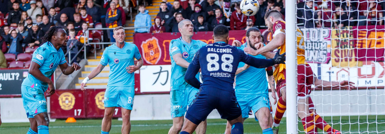 10-man Saints held as points are shared at Fir Park