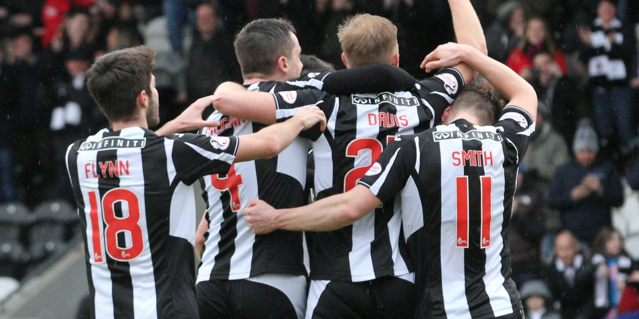 Ryan Flynn celebrates with Stephen McGinn, goalscorer Harry Davis and Cammy Smith the last time we faced Queen of the South at The SMiSA Stadium back in 2018.