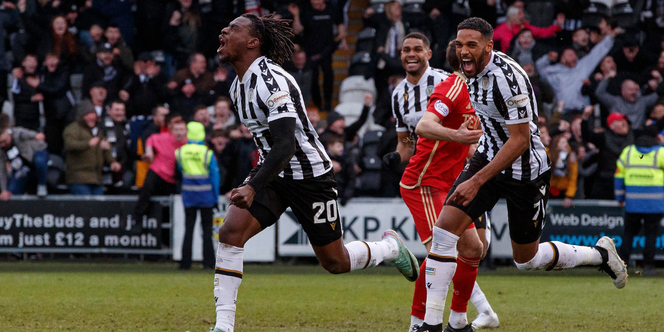 Toyosi Olusanya celebrates late winner against Aberdeen