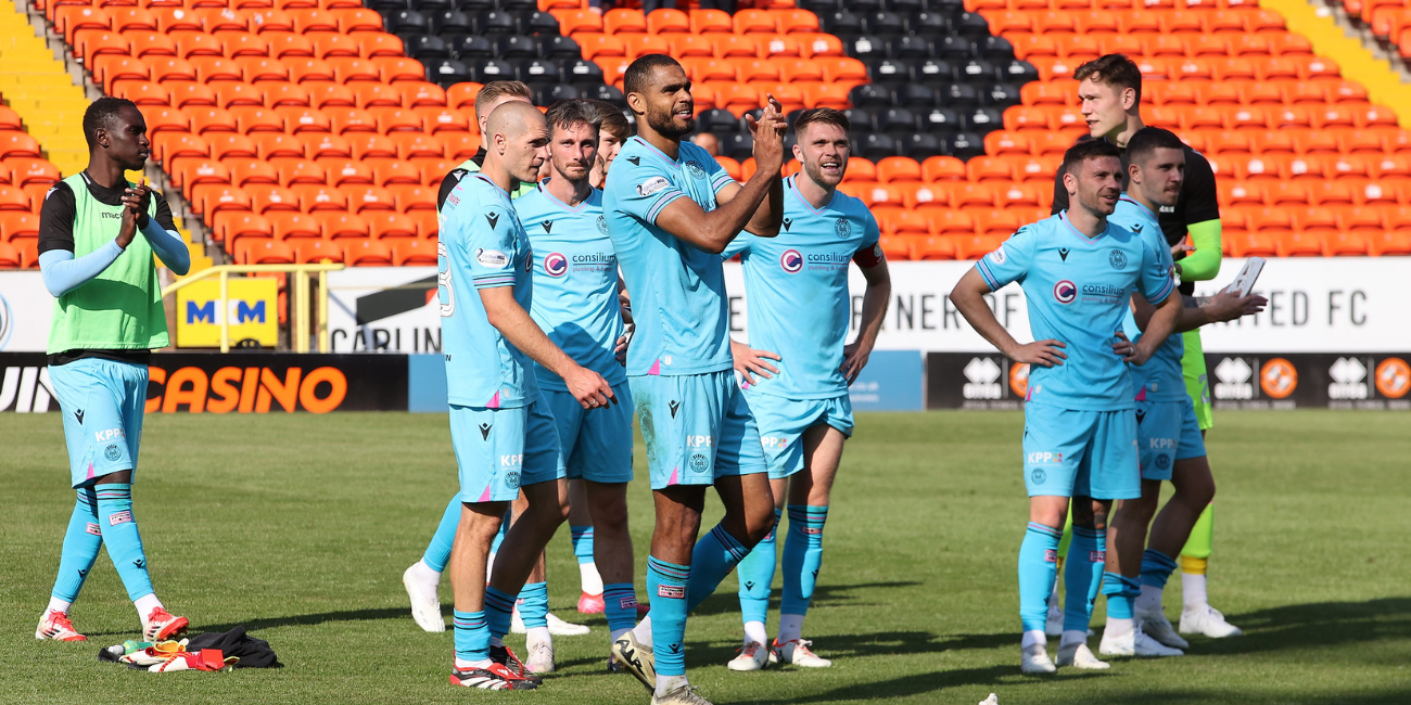 Saints players applaud after win at Tannadice